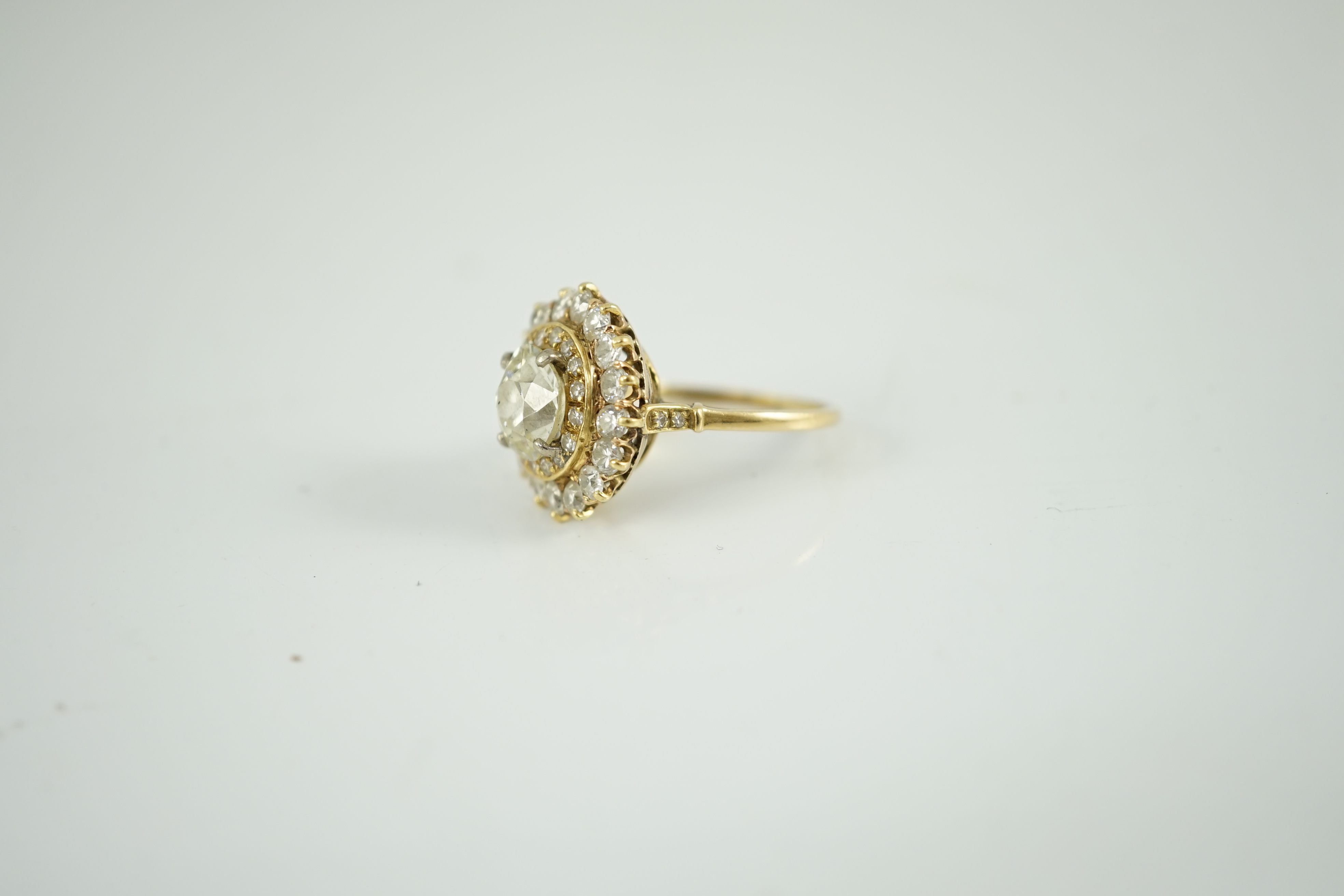 An early to mid 20th century French Van Cleef & Arpels 18ct gold and diamond set oval cluster dress ring